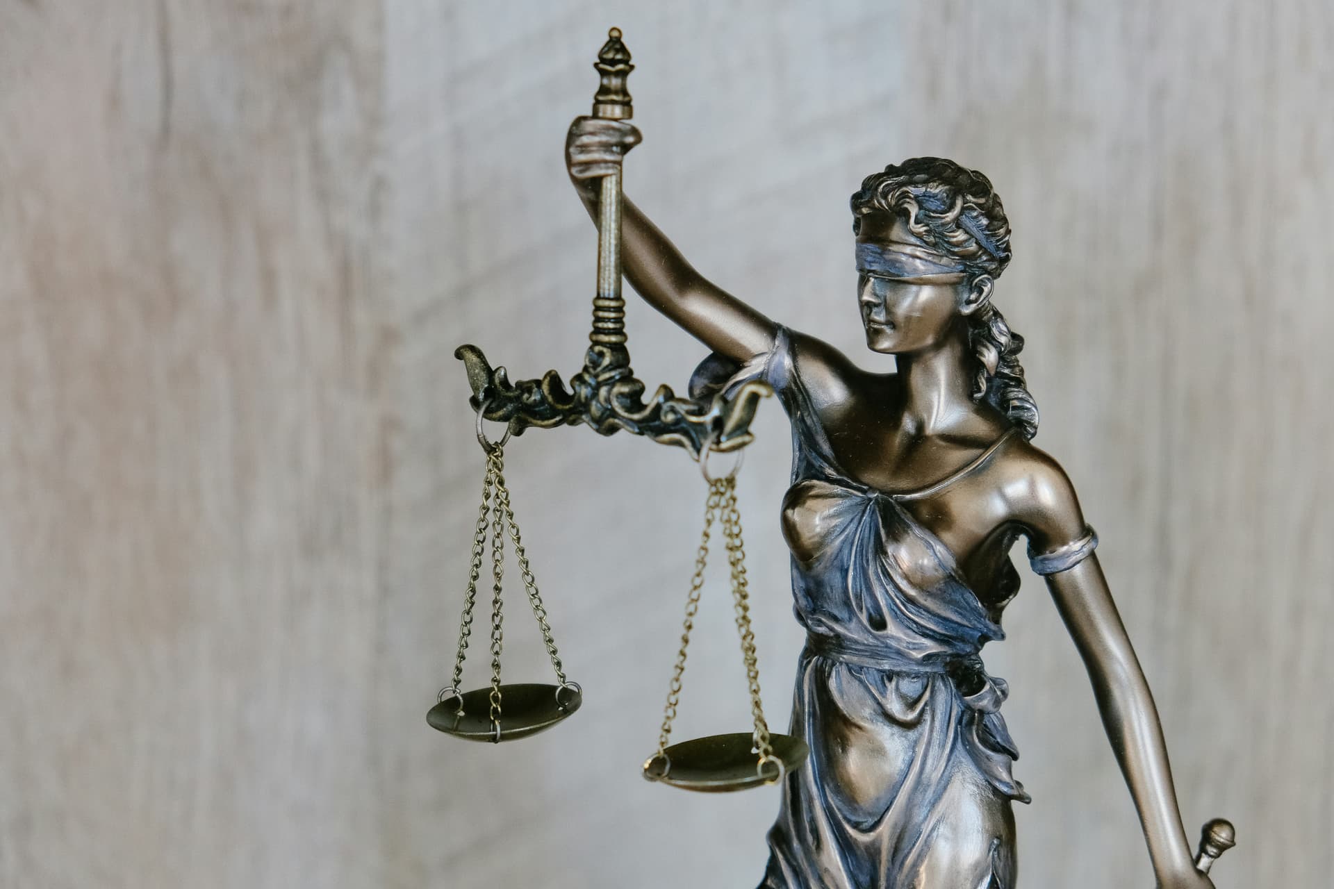 Employment dispute lawyer in Surrey